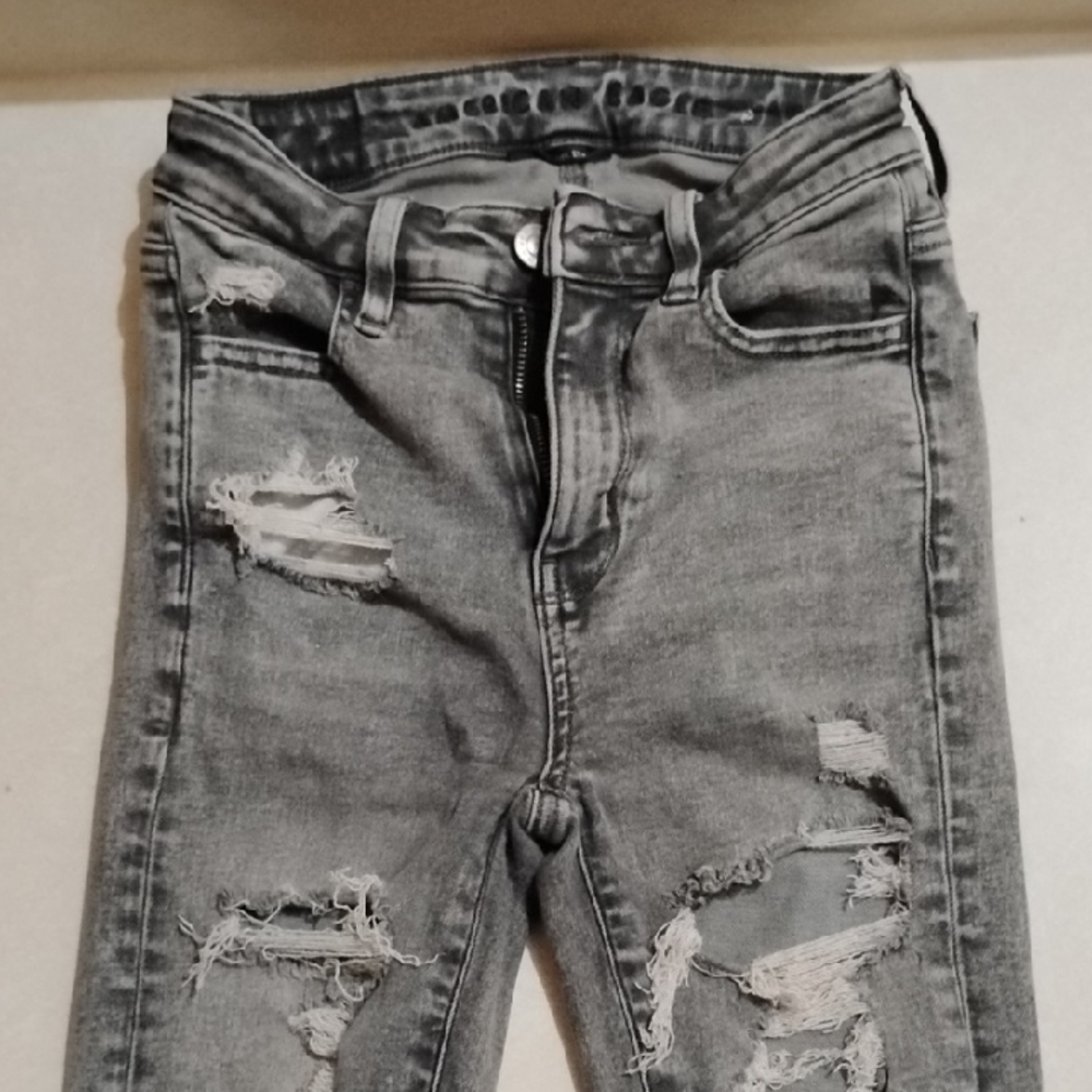 American Eagle Outfitters Gray Distressed Skinny Jeans
